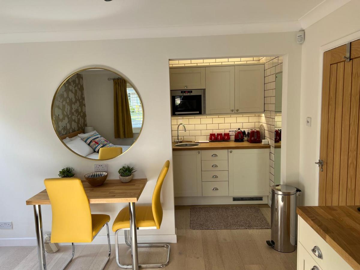 No 64 Bed And Breakfast Lymington Extérieur photo