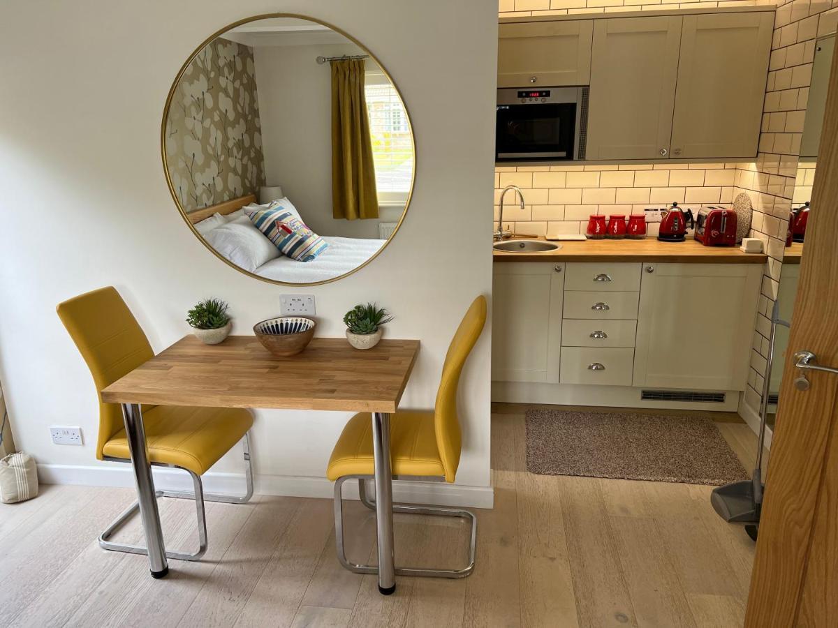No 64 Bed And Breakfast Lymington Extérieur photo