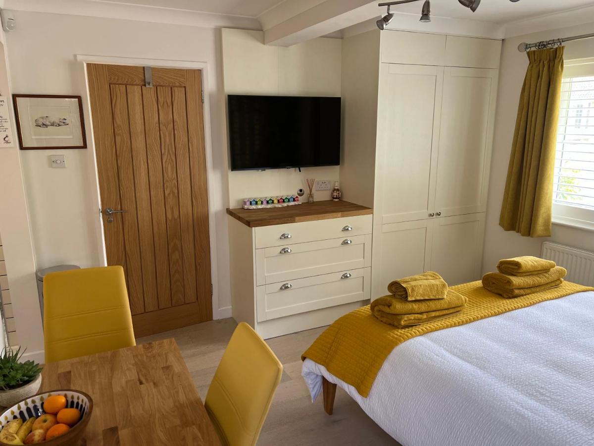 No 64 Bed And Breakfast Lymington Extérieur photo